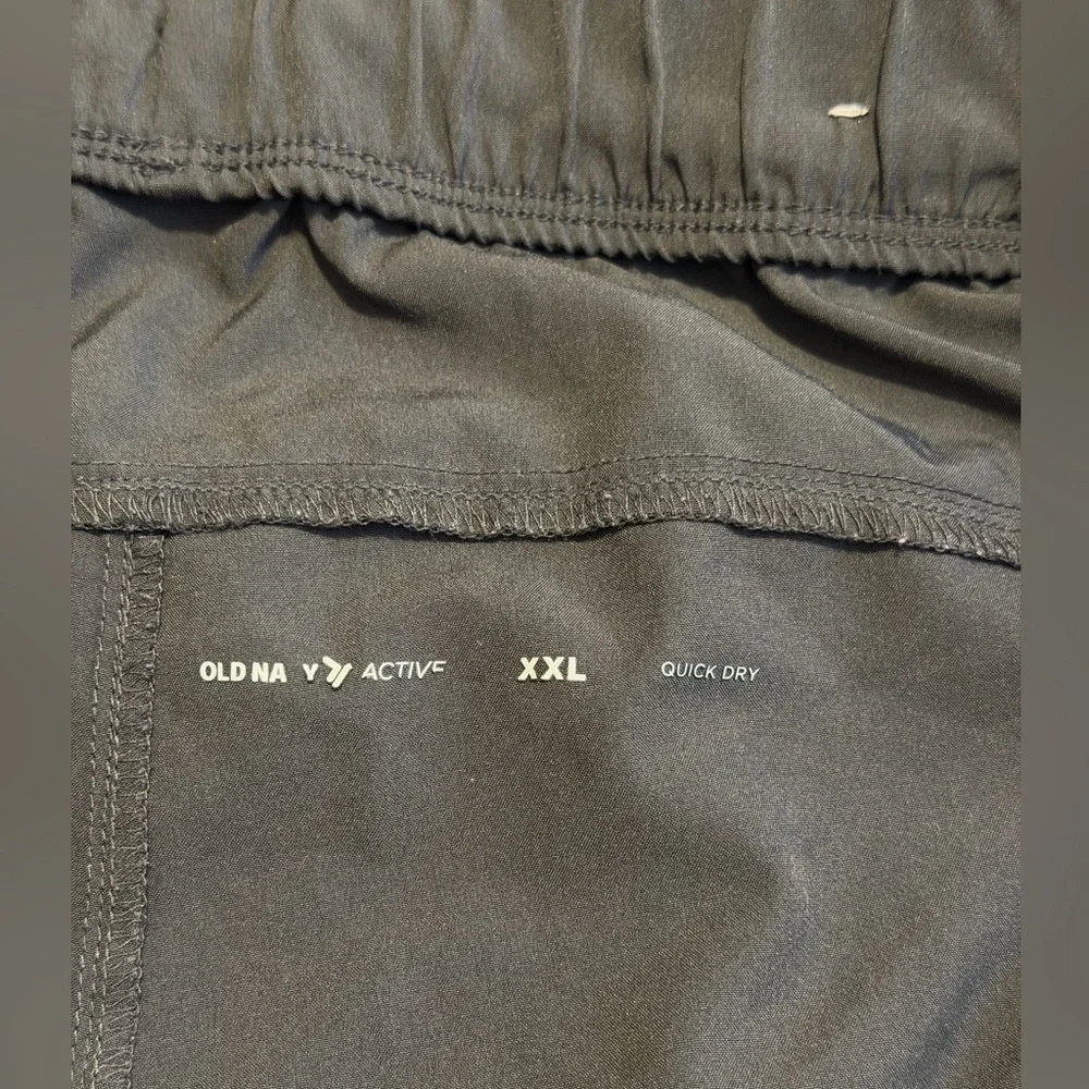 Old Navy Men’s Essential Woven Workout Shorts 7 Inch Inseam